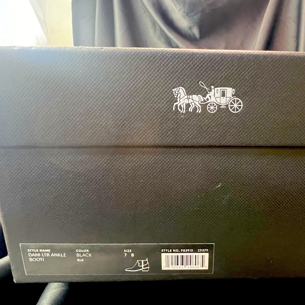 Coach DANI LTR ANKLE Boots light wear.. with original box. - Picture 5 of 5